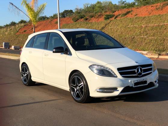 MERCEDES-BENZ B 200 1.6 SPORT TURBO GASOLINA 4P AUTOMÁTICO